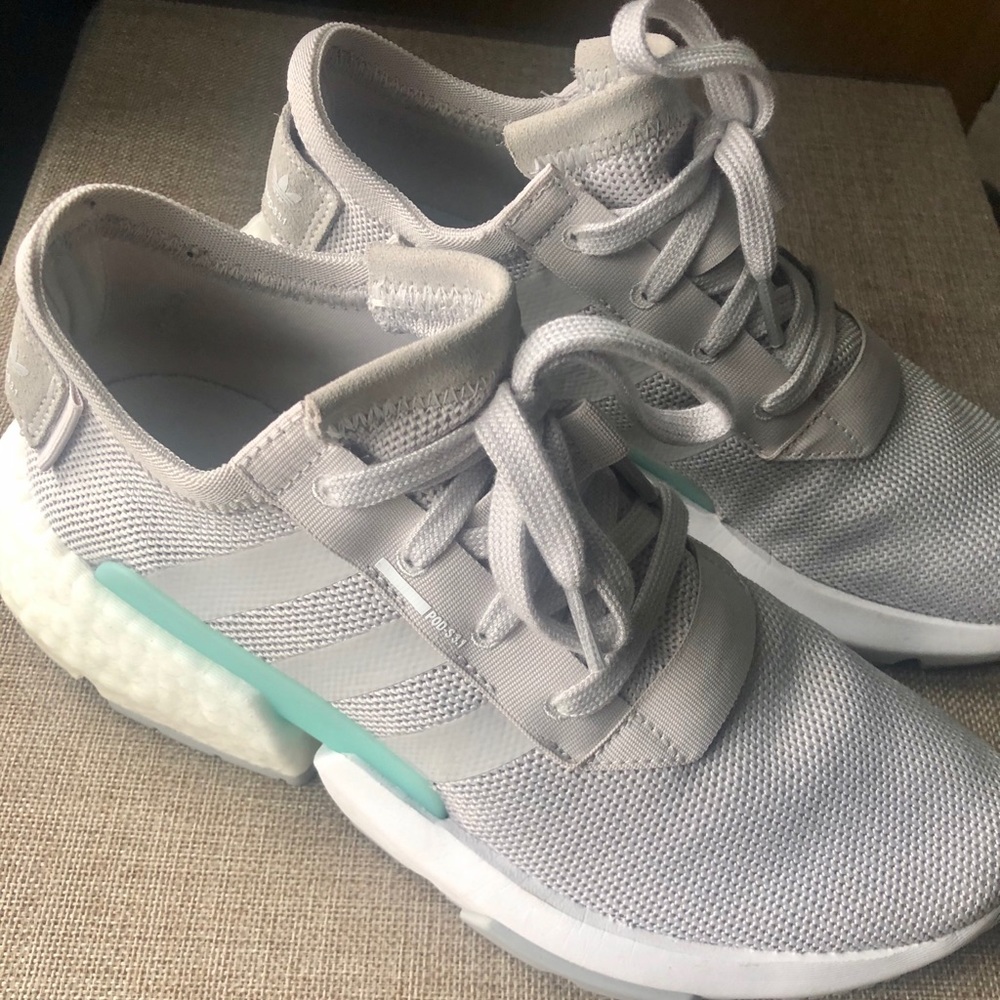 Women’s Adidas POD-S3.1 - Sz8 - barely worn!